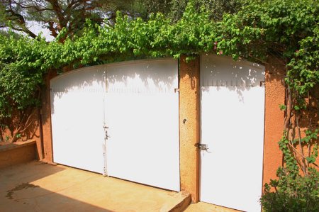 Gate