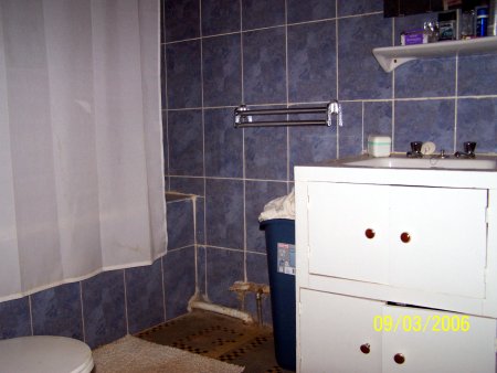 Mikes_Bathroom.jpg